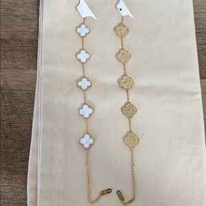 Bundle of 2 NEW 18KGP Clover Bracelets - Reversible